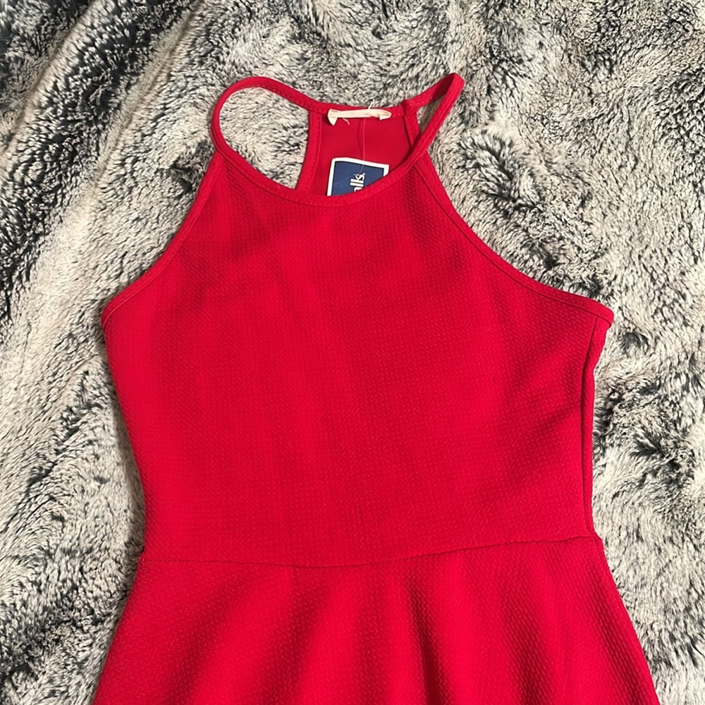 Red Dress - Picture 4 of 9